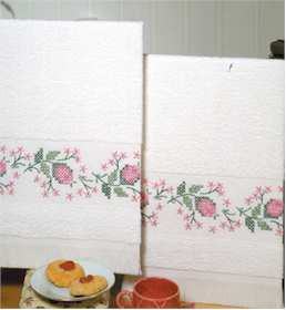 Rose Fantasy Terry Accent Towels
